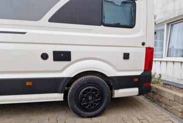 Conti VanContact Camper Komplettrad mit 255/55 18 auf Fondmetal Bluster Felge schwarz