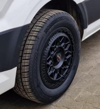 Conti VanContact Camper Komplettrad für Crafter mit 255/55 18 auf Fondmetal Felge schwarz