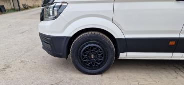 Conti VanContact Camper Komplettrad mit 255/55 18 auf Fondmetal Bluster Felge schwarz