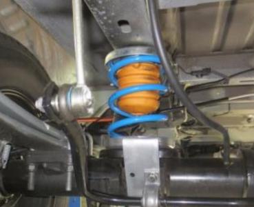 Nissan NV400 X62 RWD MAD Höherlegungsfedern Zusatzfedern Verstärkt VA HA Set