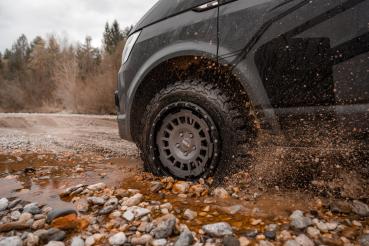 Offroad Paket für VW T5 T6 T6.1 17 Zoll Twin-Monotube AT1 Allterrain Felgen mit Anfahrschutzring + Eibach Koni Höherlegungsfahrwerk 35mm