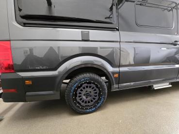 Allterrain Felge 8,5x18 MAN TGE SY SZ stone mit Anfahrschutzring Offroad 18 Zoll AT1 HD Twin-Monotube Projekt