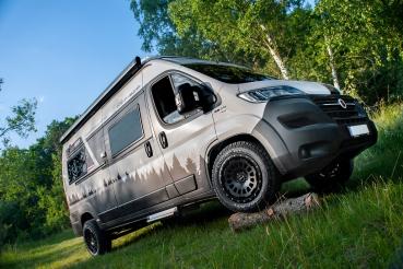 Loder 255/55 R18 Twin Monotube AT1 Felge in terra für Jumper 5x130 Komplettrad