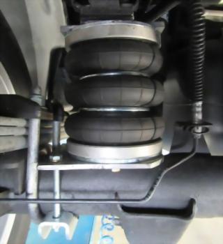 Preview: Für Amarok MAD Zusatzluftfeder 6 Zoll Basic Hinterachse Luftfederung NR-197194-B