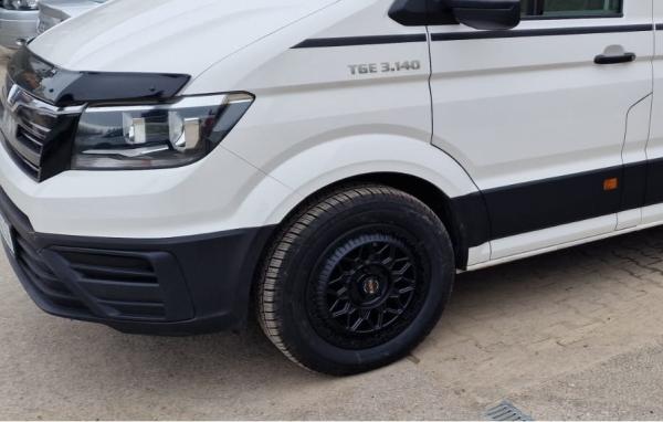 Conti VanContact Camper Komplettrad mit 255/55 18 auf Fondmetal Bluster Felge schwarz