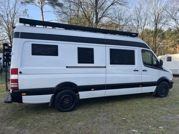 Conti VanContact Camper Komplettrad für Sprinter 910 mit 255/55 18 auf Fondmetal Felge schwarz