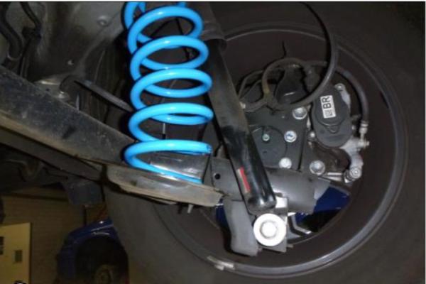 Für Nissan Qashqai III J12 2WD MAD verstärkte Federn Höherlegungsfedern 20mm HA