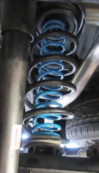 für Renault Alaskan D23 25-30mm MAD Höherlegungsfedern Verstärkungsfedern Set