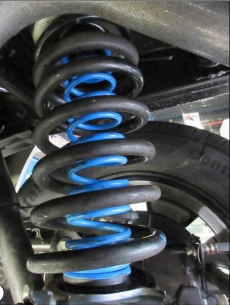 für Renault Alaskan D23 25-30mm MAD Höherlegungsfedern Verstärkungsfedern Set