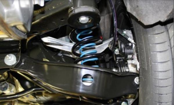 Für Qashqai III J12 4WD Höherlegung 20mm Verstärkung Serienfeder HA HV-314435