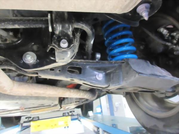 für RAV4 V A5 H5 Hybrid MAD Verstärkte Federn Höherlegungsfedern 25-30mm HA
