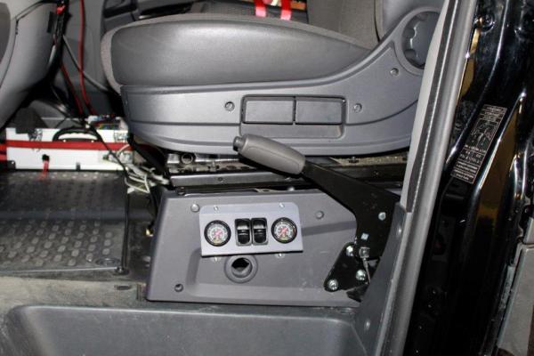 MAD Zusatzluftfeder Bedienteil am Sitz für Eura Mobil Activa One AL-KO Tiefrahmen