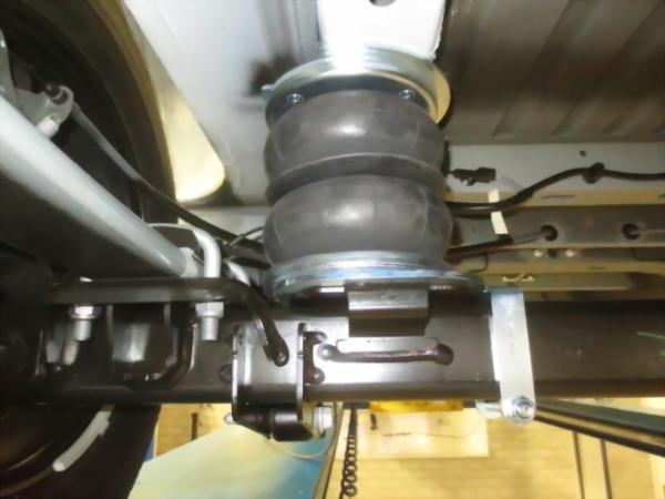 für Nissan Interstar X62 FWD MAD Höherlegungsfedern Zusatzluftfeder Basic VA HA Set