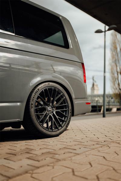 Twin Monotube Felge 20.2 deep concave seidenmatt schwarz 9x20 ET39 für VW T5 T6 T6.1