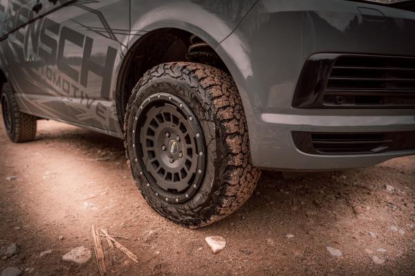 Offroad Paket für VW T5 T6 T6.1 17 Zoll Twin-Monotube AT1 Allterrain Felgen mit Anfahrschutzring + Eibach Koni Höherlegungsfahrwerk 35mm